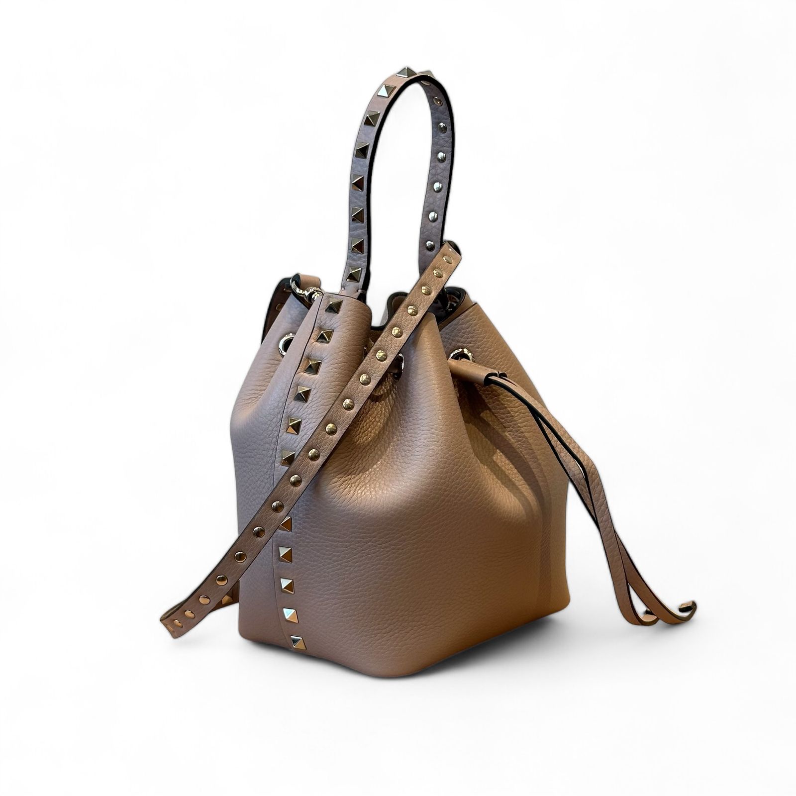 VALENTINO - ロックスタッズ・バケットバッグ / 2way / ベージュ