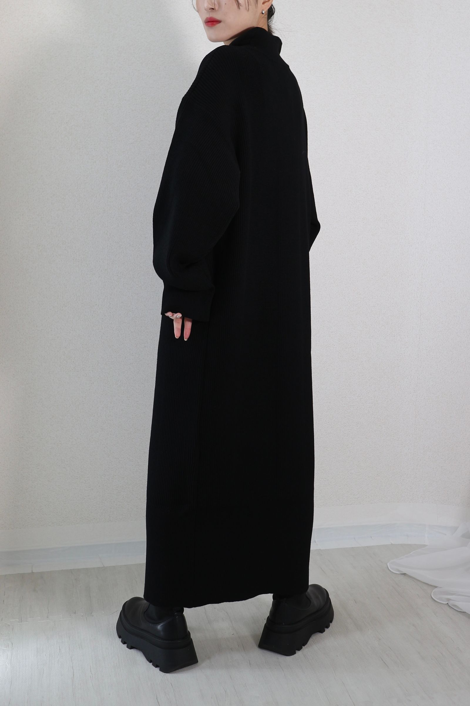 UN3D. - ZIP NECK KT OP / ジップ ネック ニット ワンピース (ブラック