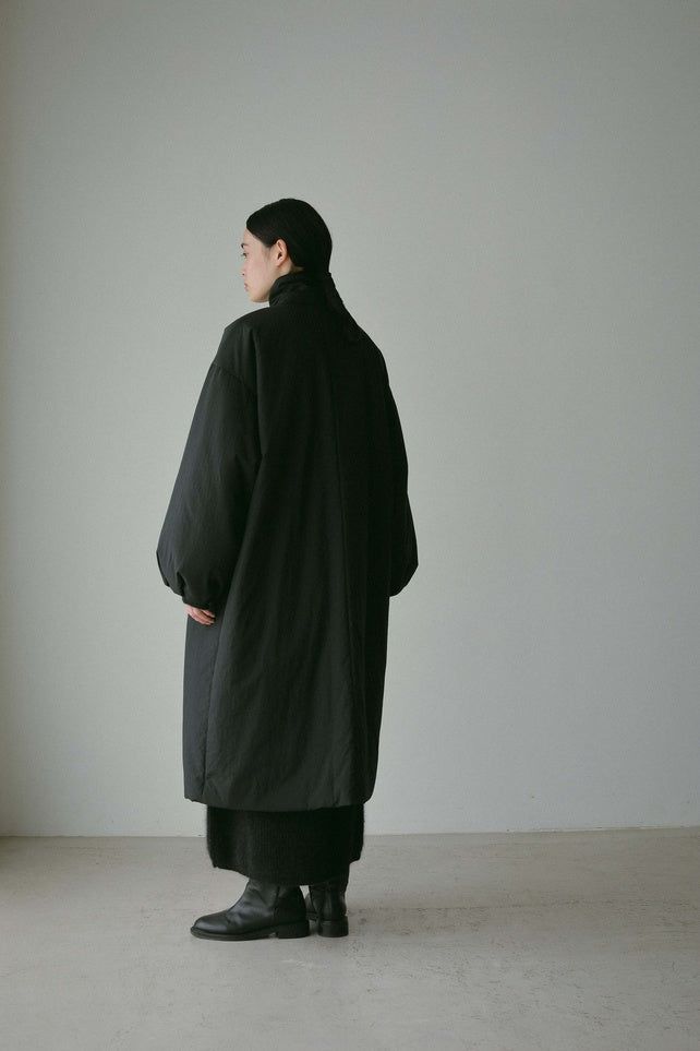CASA FLINE - 撥水リサイクルナイロン中綿コート (ブラック) | Sir
