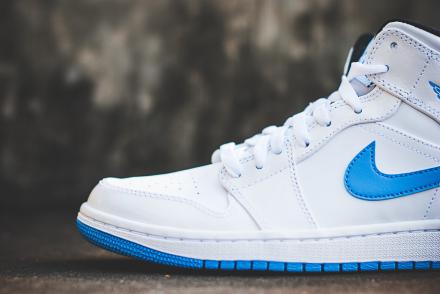 ナイキ エアジョーダン1 ミッド ホワイト/ブラック-レジェンド ブルー