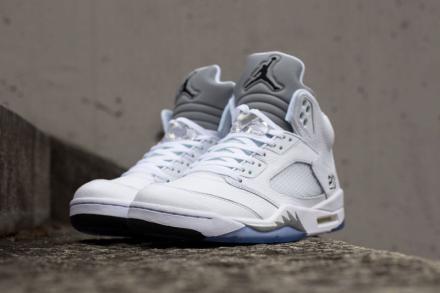 国内4月4日発売予定】 ナイキ エアジョーダン5 レトロ ホワイト