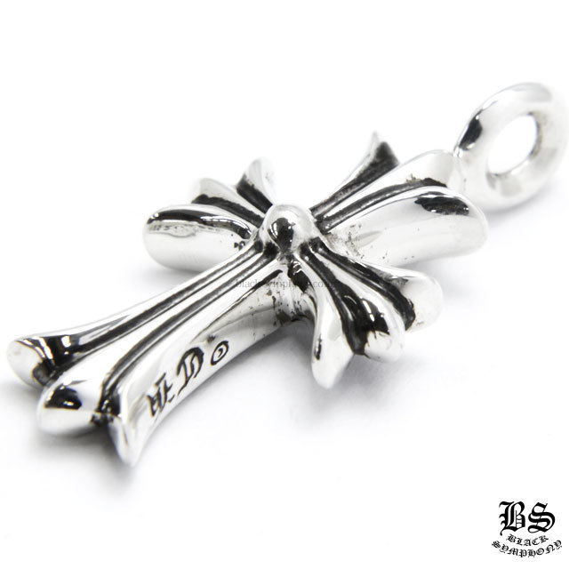 クロムハーツタイニーCHクロスチャームwithパヴェダイヤモンド|クロム