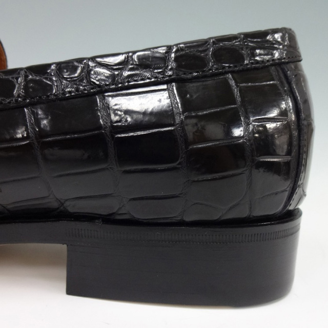 クロコダイルコインローファーシューズ