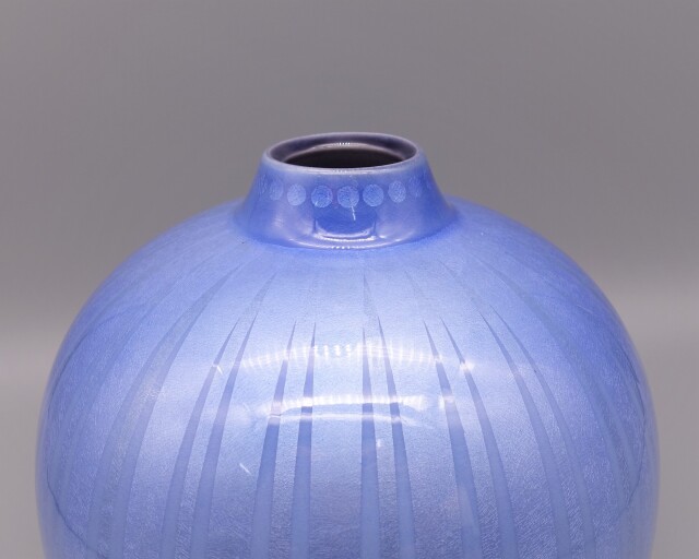 花瓶（6号） 淡青釉裏銀彩線文 [ 中田一於 ]