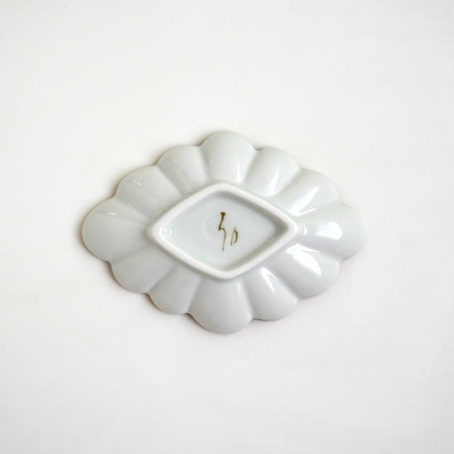 うさぎの小路(白)菊割菱小皿｜空萌工房(そらもえこうぼう)｜田口紀美子