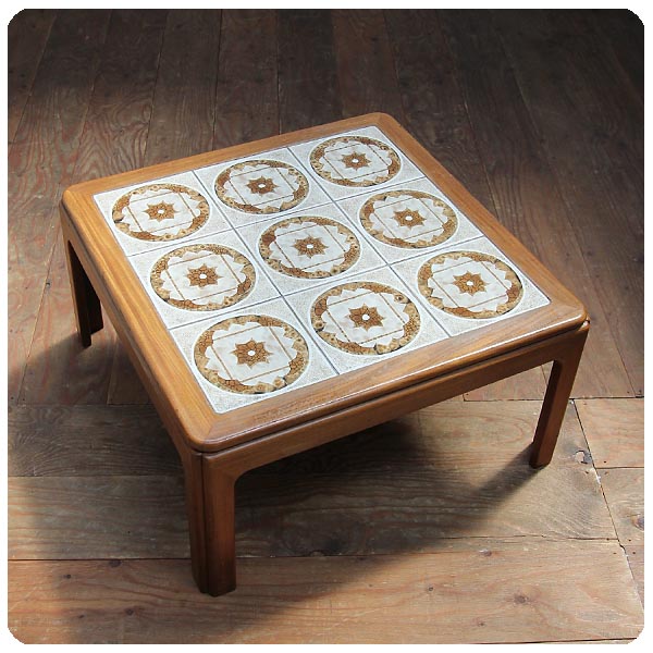 イギリス ヴィンテージ G-PLAN (ジープラン) タイルトップテーブル