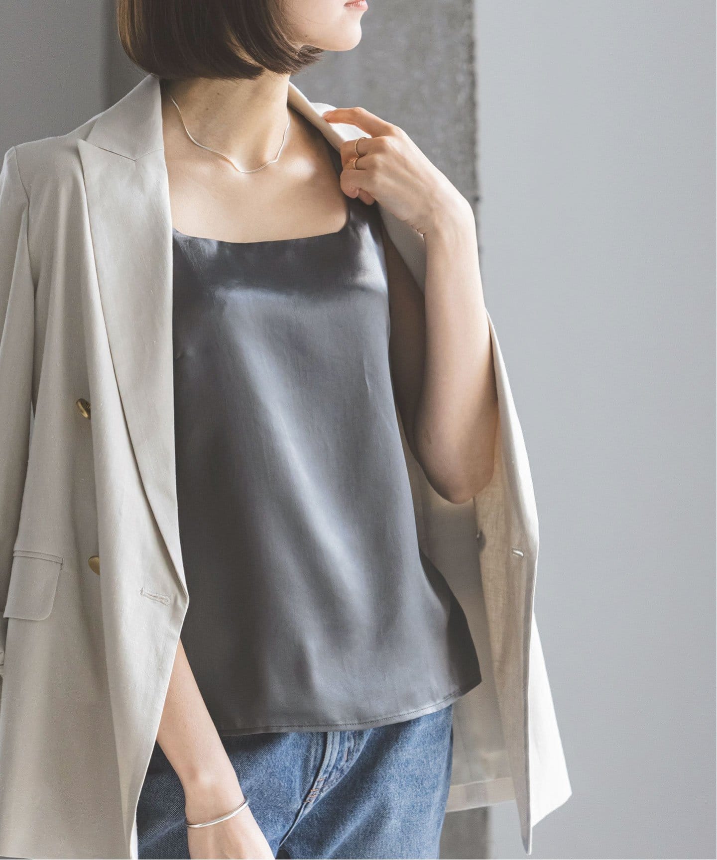 サテンスクエアーネックタンクトップ（タンクトップ）｜NOBLE
