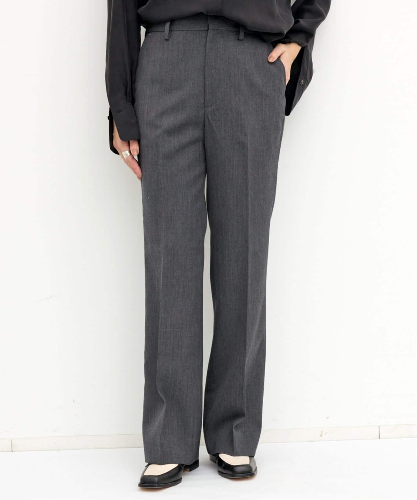 SEMI-FLARED PANTS（スラックス）｜L'Appartement（アパルトモン）の