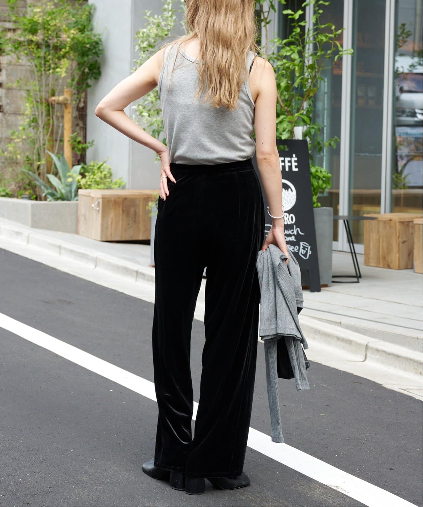 刺繍ベロアフレアパンツ（スラックス）｜OUTDOOR PRODUCTS（アウトドア