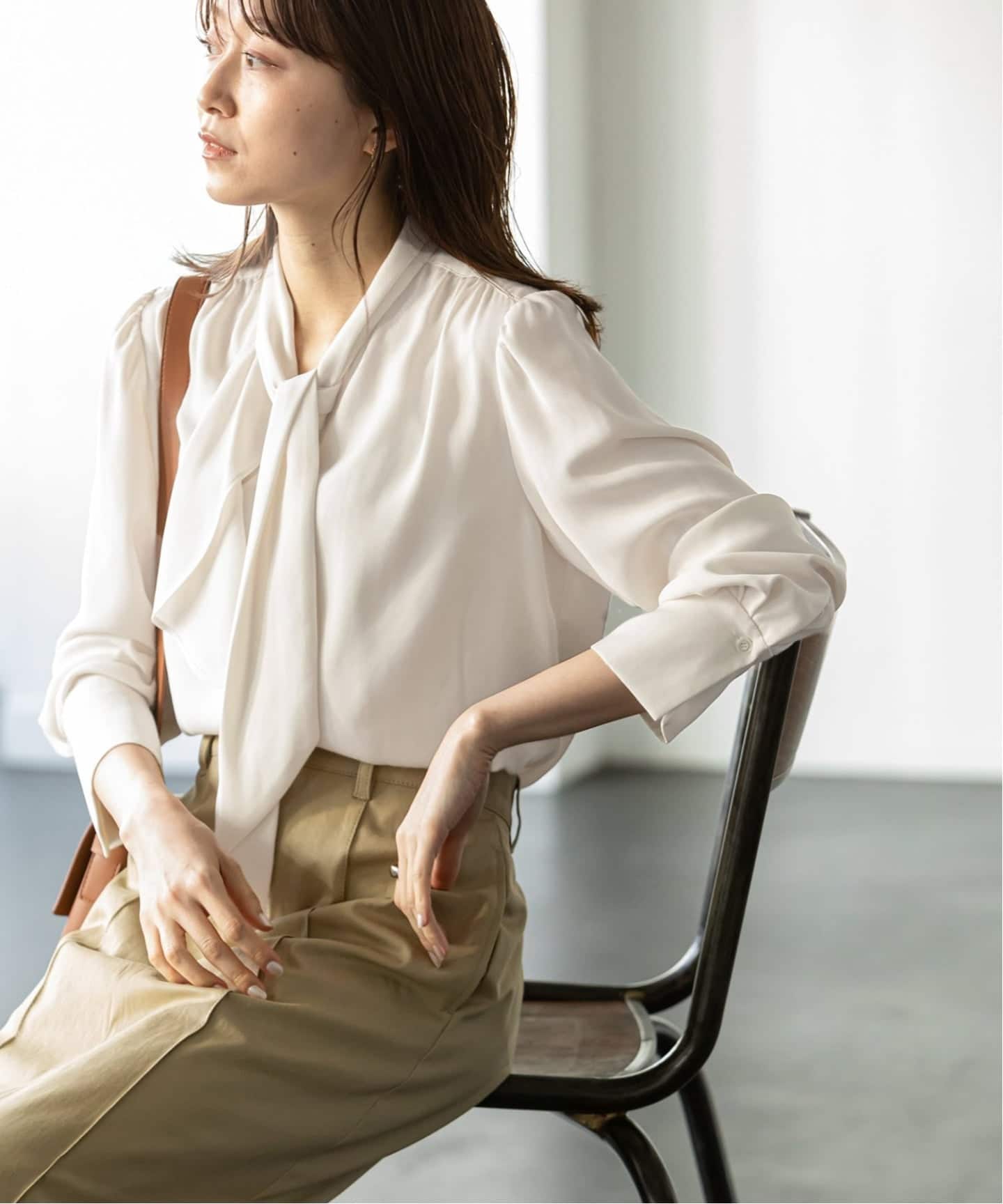 WEB＆日本橋店限定・追加予約》ロイヤルサテンボウタイブラウス