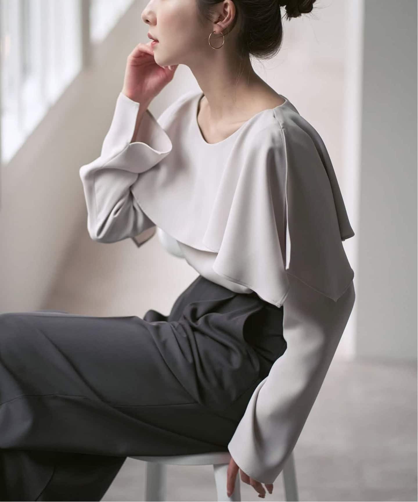 スリットケープブラウス（シャツ／ブラウス）｜NOBLE（ノーブル）の