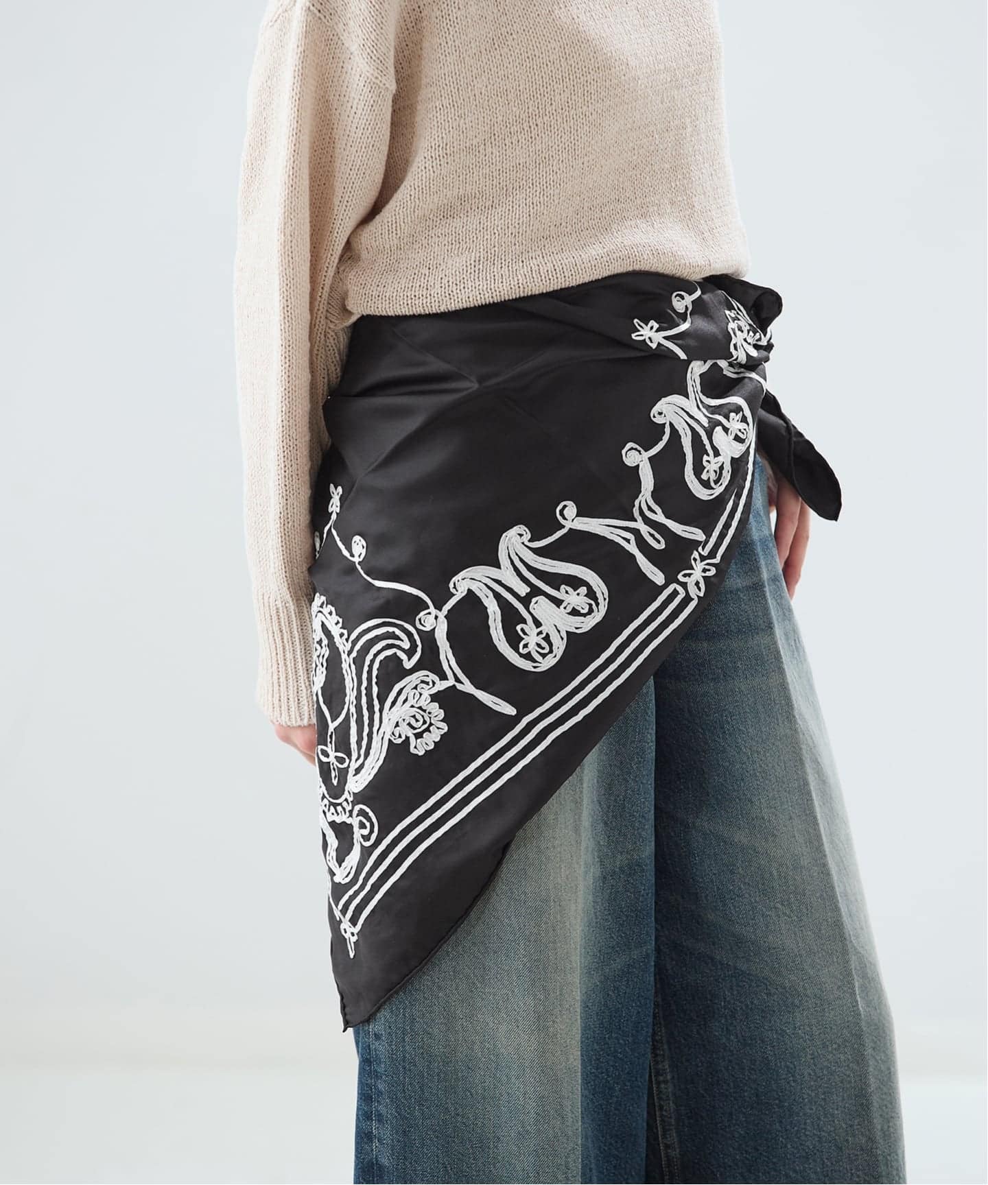 ASAUCE MELER/アソースメレ】 テープエンブロイダリーバンダナスカーフ