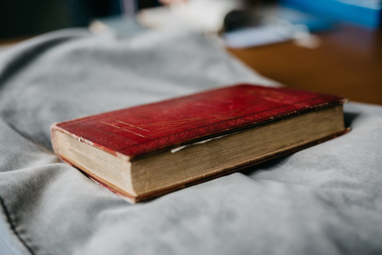 シェイクスピア戯曲集の初版本「ファースト・フォリオ」公開展示