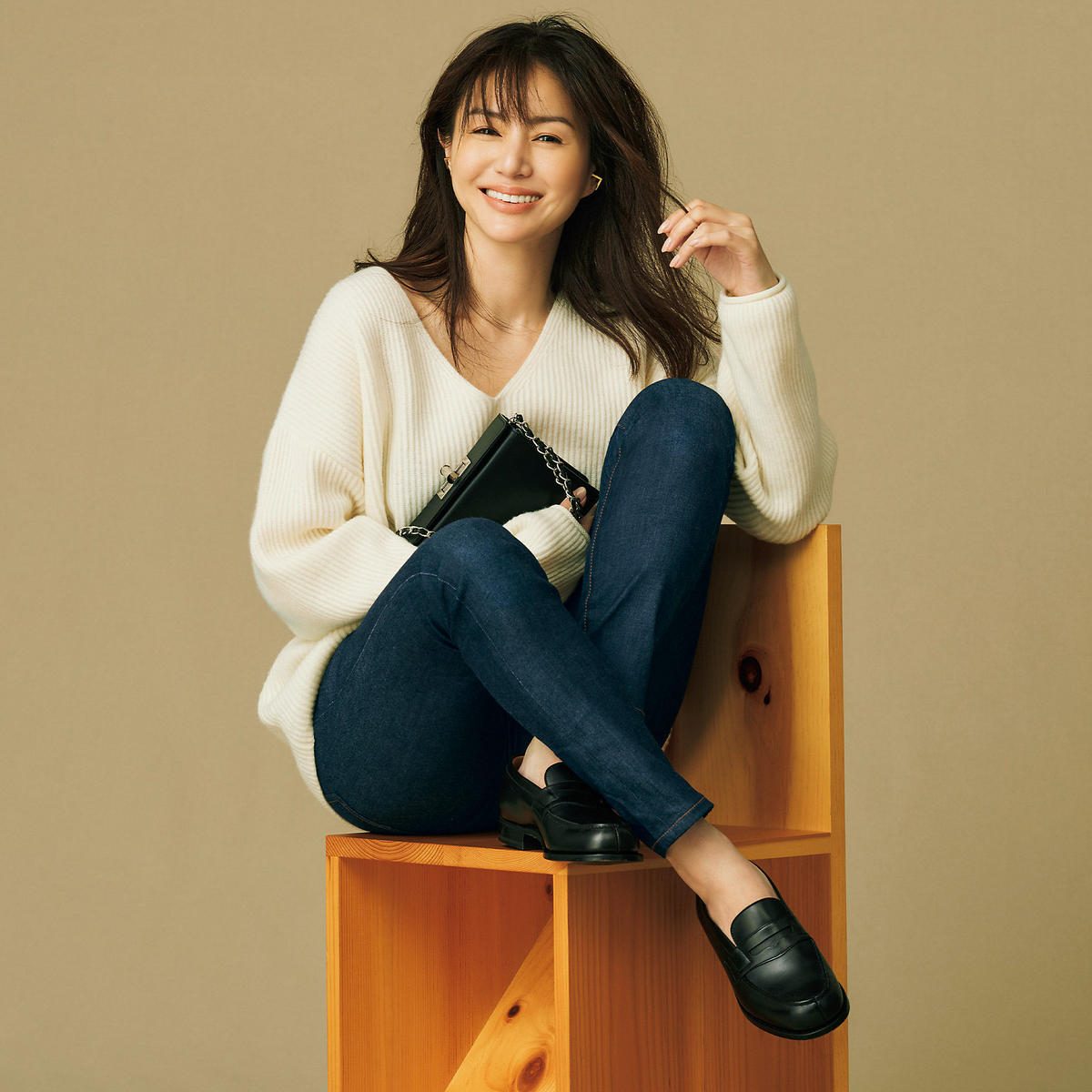 井川遥さんディレクション「loin.」のニットで叶えるエレガントな