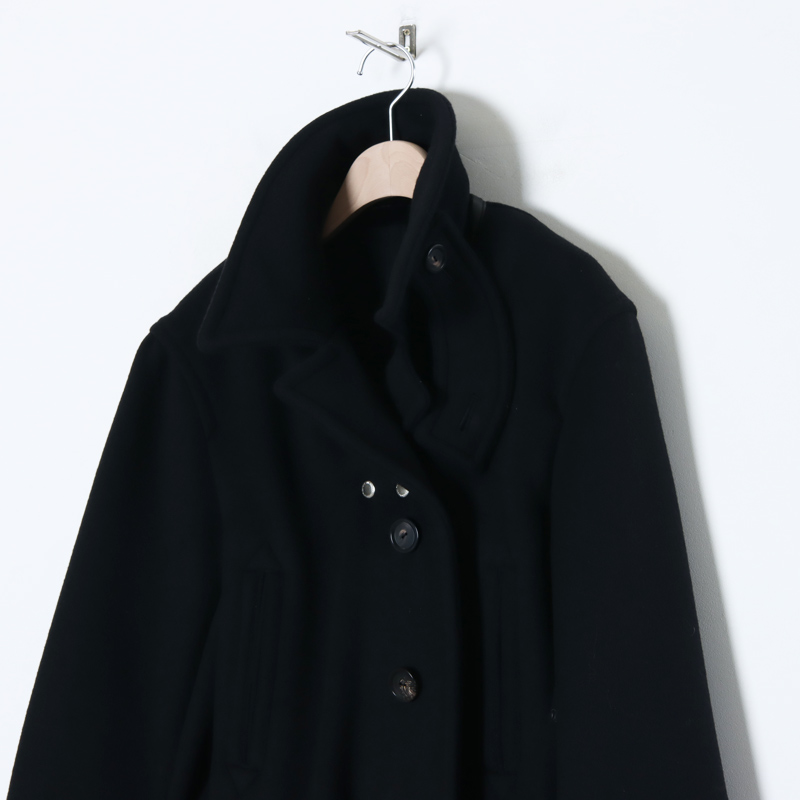 TAKAHIROMIYASHITATheSoloist. (タカヒロミヤシタザソロイスト) right