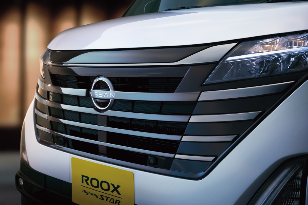 日産 ルークス マイナーチェンジ 新デザインのVモーショングリル採用