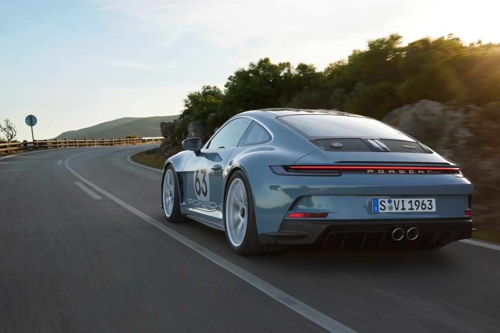 ポルシェ 新型「911 S/T」60周年を記念する世界1963台限定モデル