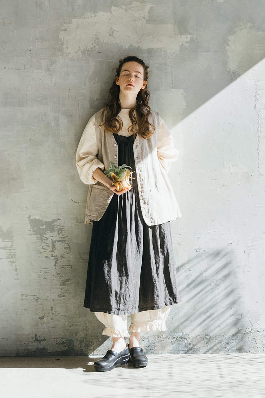 nest Robe(ネストローブ)｜水撚りリネンエプロンドレス/ダークブラウン