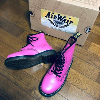 Dr.Martens（ピンク/桃色系）のフリマアイテム一覧