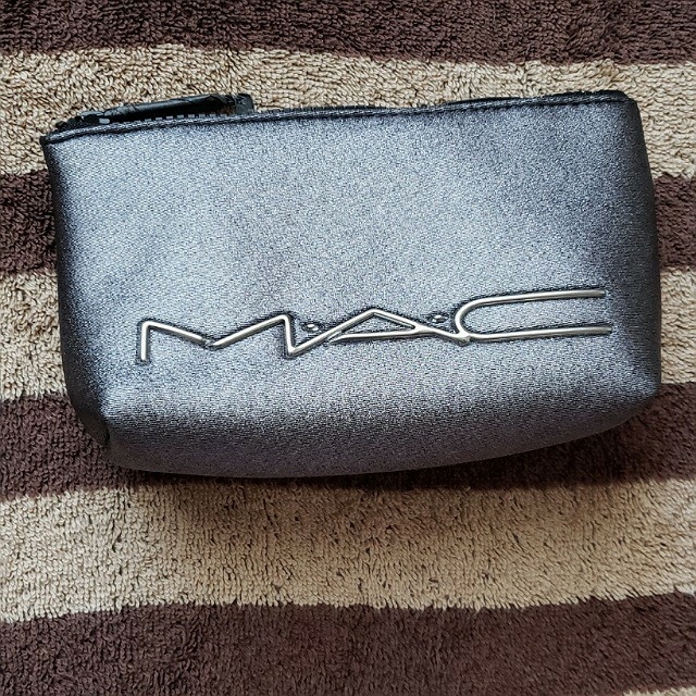 MAC - 未使用 MAC ポーチ シルバー グレー 化粧ポーチの通販 by