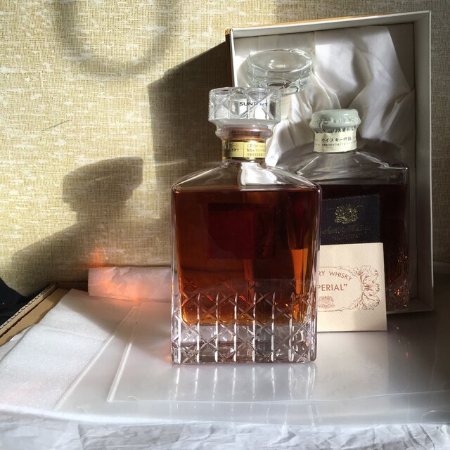 サントリーウイスキーインペリアル2本の通販 by ミキハウス｜ラクマ
