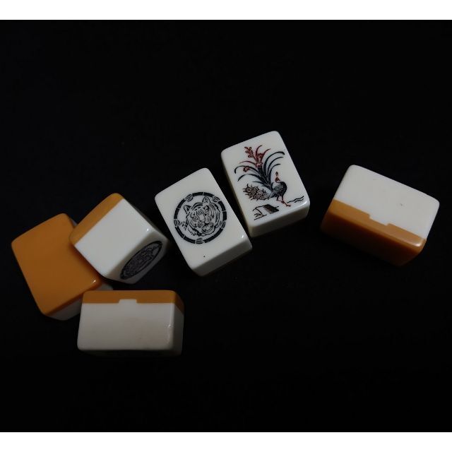 洗浄済み】骨董品 麻雀牌 虎牌 希少の通販 by self｜ラクマ
