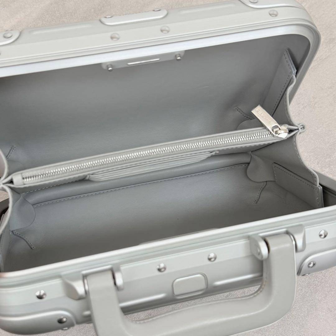 RIMOWA - 〈数回使用〉RIMOWA ORIGINAL クロスボディ19 シルバーの通販