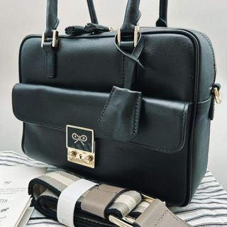 ANYA HINDMARCHのフリマアイテム一覧