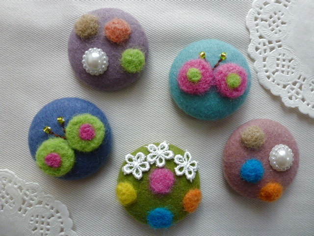 初心者でもできた！羊毛刺繍でクルミボタン｜ハンドメイドの作り方