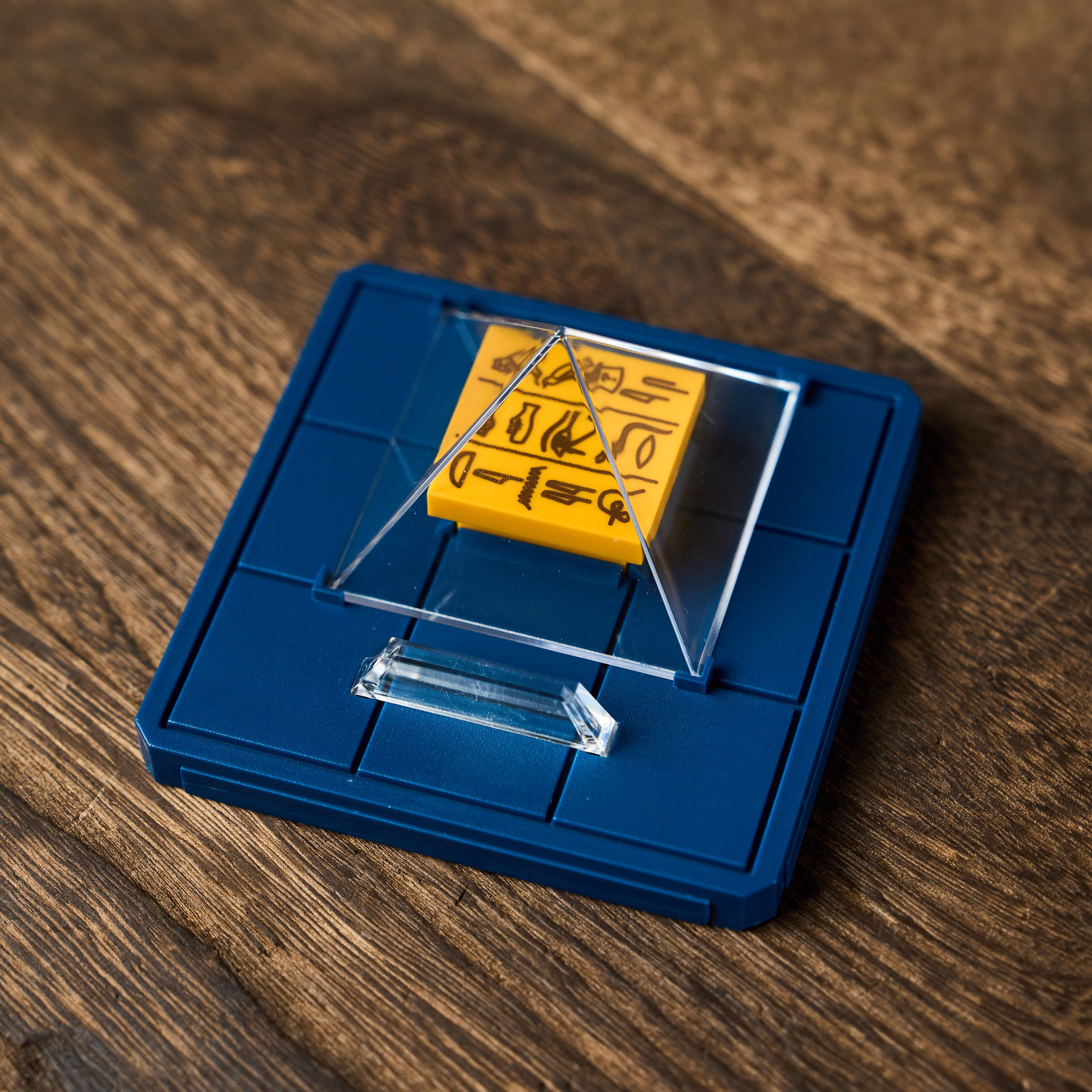 ピラミッドミステリー/Crystal Pyramid by Tenyo Magic – IARVEL MAGIC