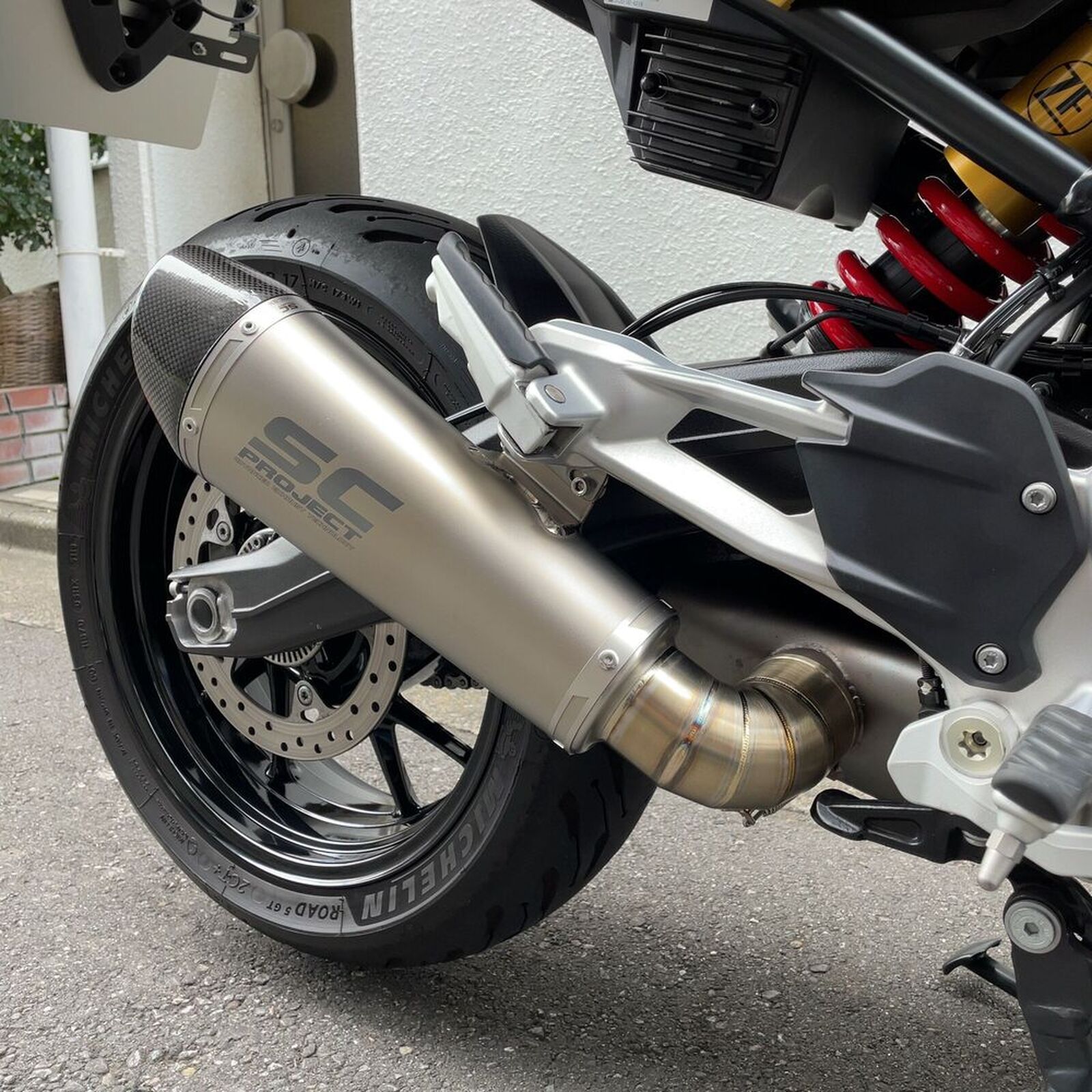 BMW F900XR「SC-Project スリップオンマフラー装着」 | ウェビック