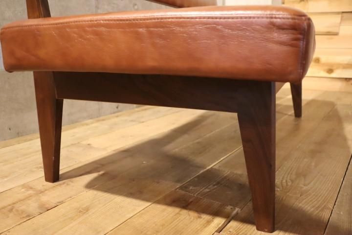 SHIGIYAMA(シギヤマ) より岩倉榮利デザインのYUZUシリーズ2人掛けLD