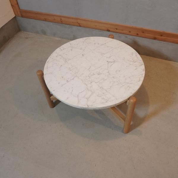 Francfranc(フランフラン)のシフラ コーヒーテーブルです。大理石天板