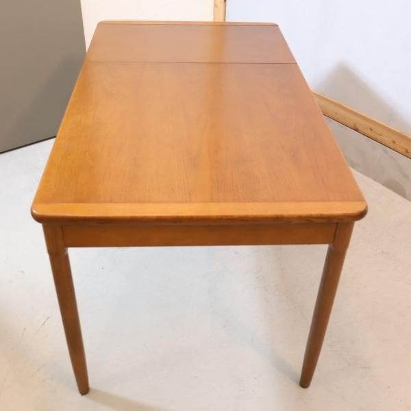 飛騨高山の家具メーカー日進木工(nissin)の伸長式ダイニングテーブル