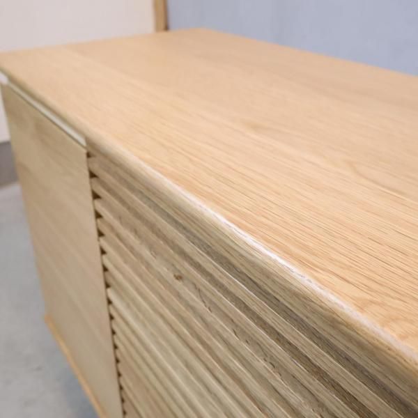 人気のunico(ウニコ)のSOLKシリーズのオーク材 キャビネットです