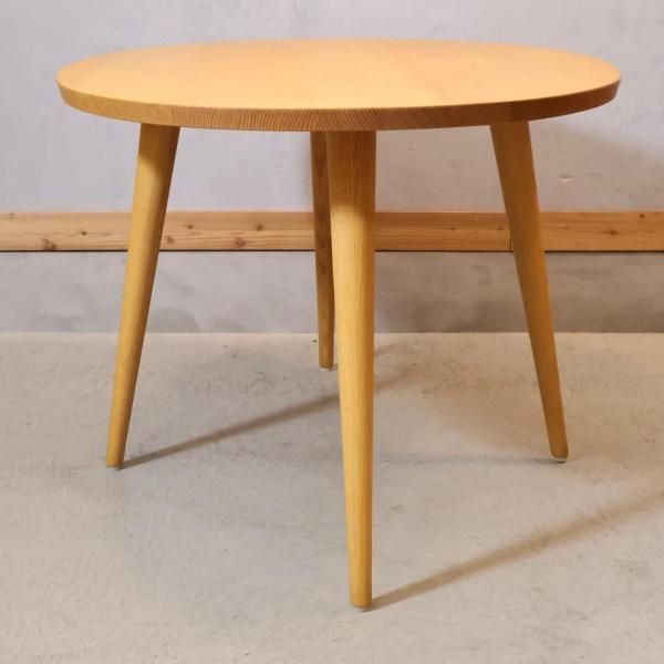 飛騨の家具メーカーKASHIWA(柏木工)のオーク材を使用したダイニング