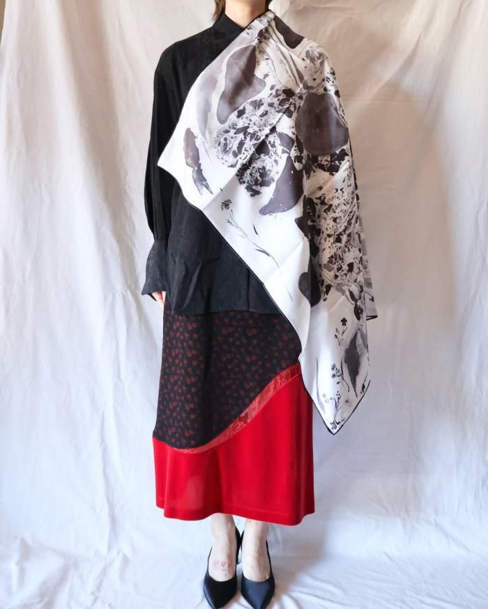 Mame Kurogouchi：Hand Printed Silk Scarf - GREY - ORANN ONLINE SHOP