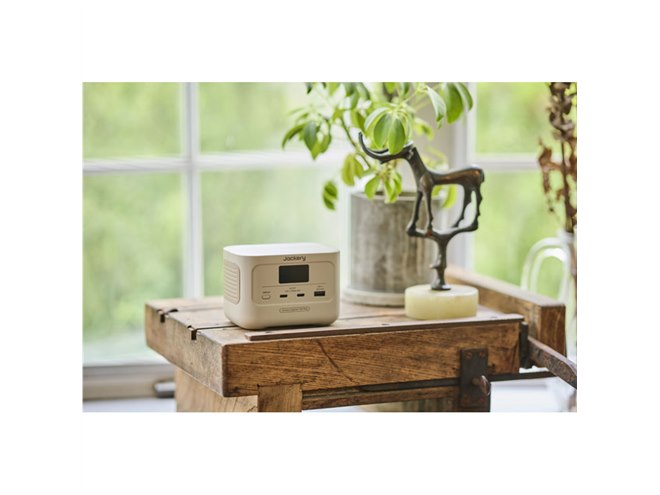 Jackery、「ポータブル電源 600 Plus」「Explorer 100 Plus」に新色