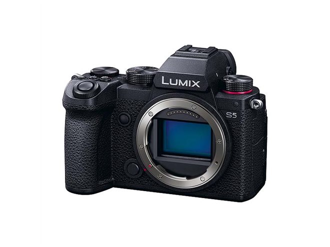 パナソニック、630gの小型・軽量フルサイズミラーレス「LUMIX S5