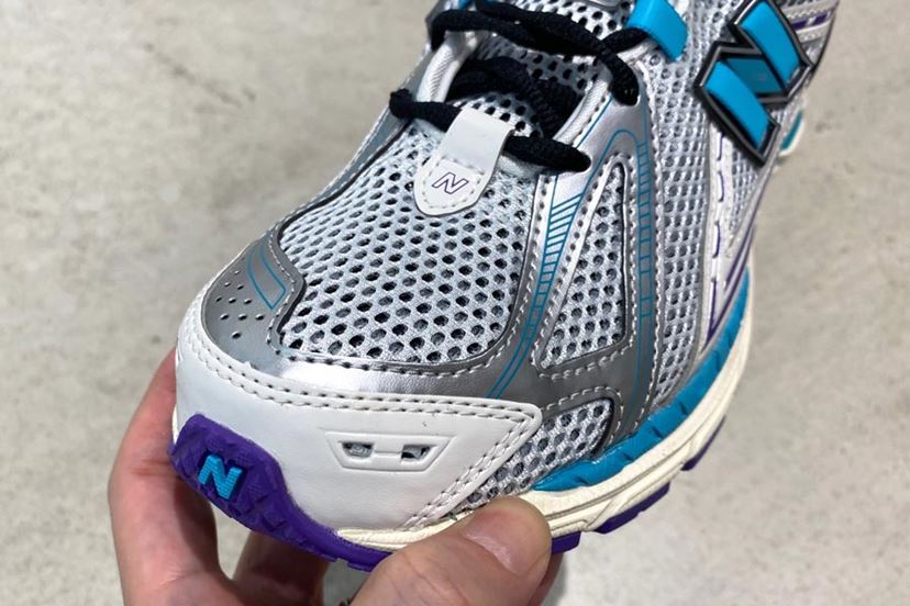 ニューバランスの名作「1906」を再構築！ シルバーメタリックが足下を