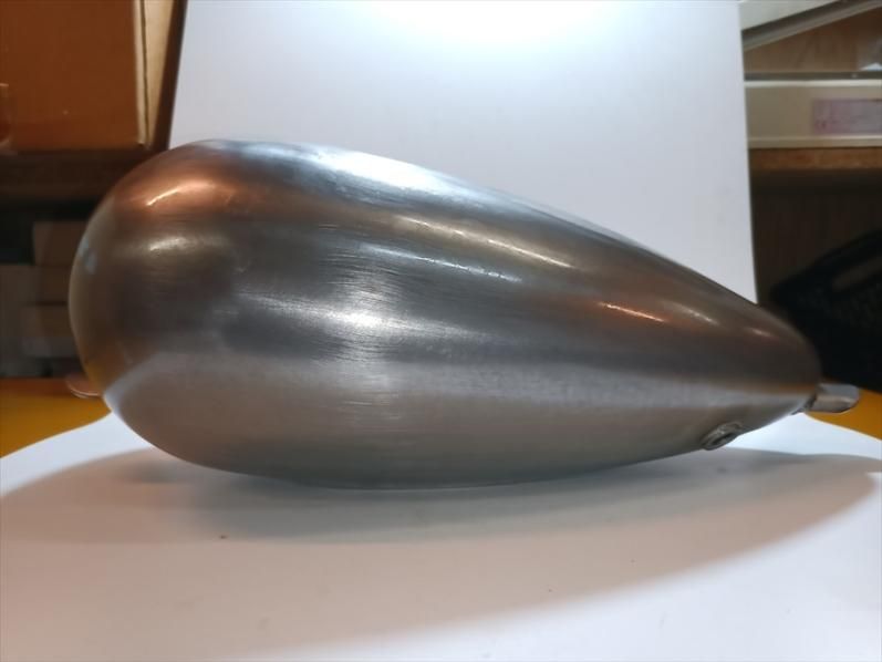 ナローマスタングタンク 2.2ガロン チョッパー ボバー - KMFモーター