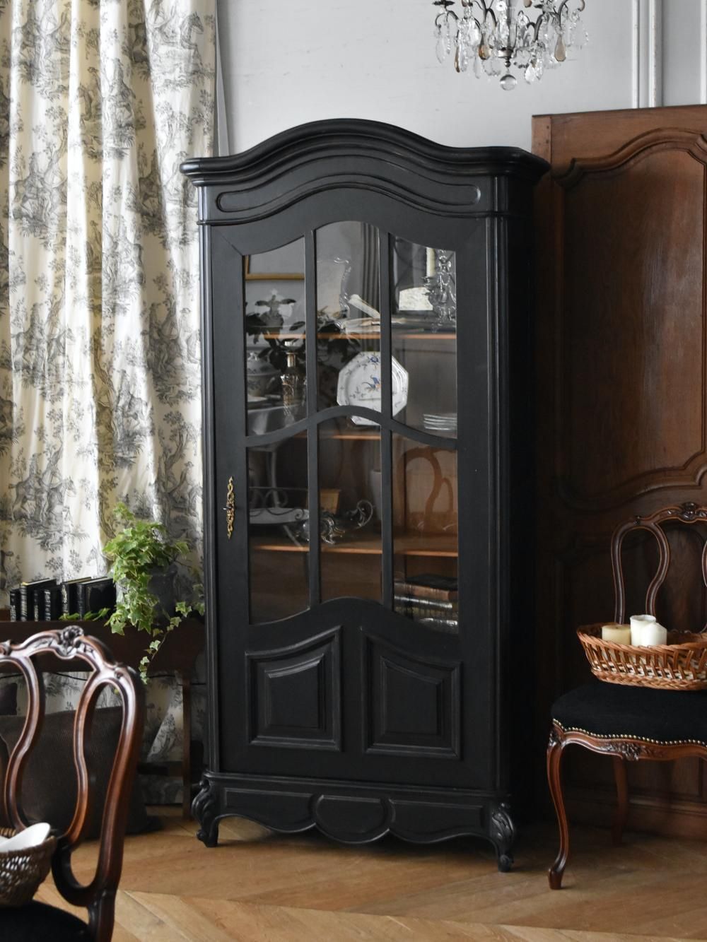 フランスアンティーク家具 ガラスキャビネット.Black フレンチキャビネット