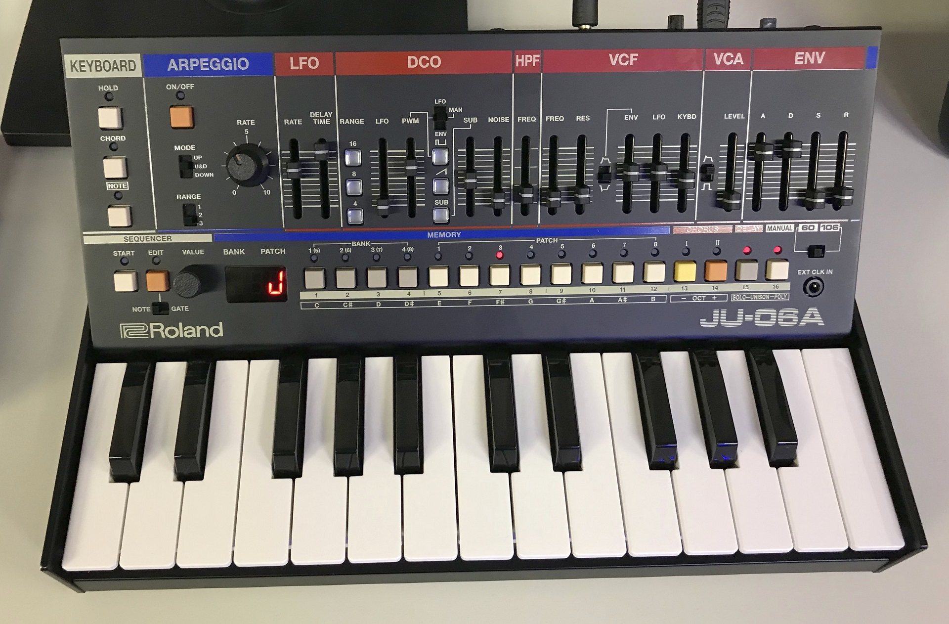 Roland JU-06A | JUNO-60 をモチーフにした Boutique シリーズ新作