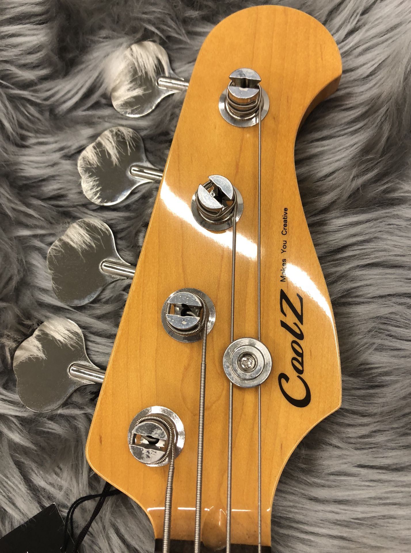 セール品情報】エレキベース Cool Z / ZPB-10R 1点限りのお買得品です