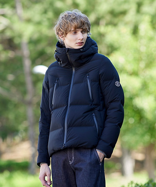 700フィルパワー／高品質ダウン／Safari12月号