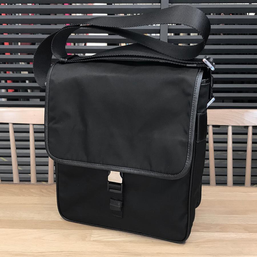 PRADA（プラダ） 【超美品】プラダ 斜め掛けショルダーバッグ ナイロン