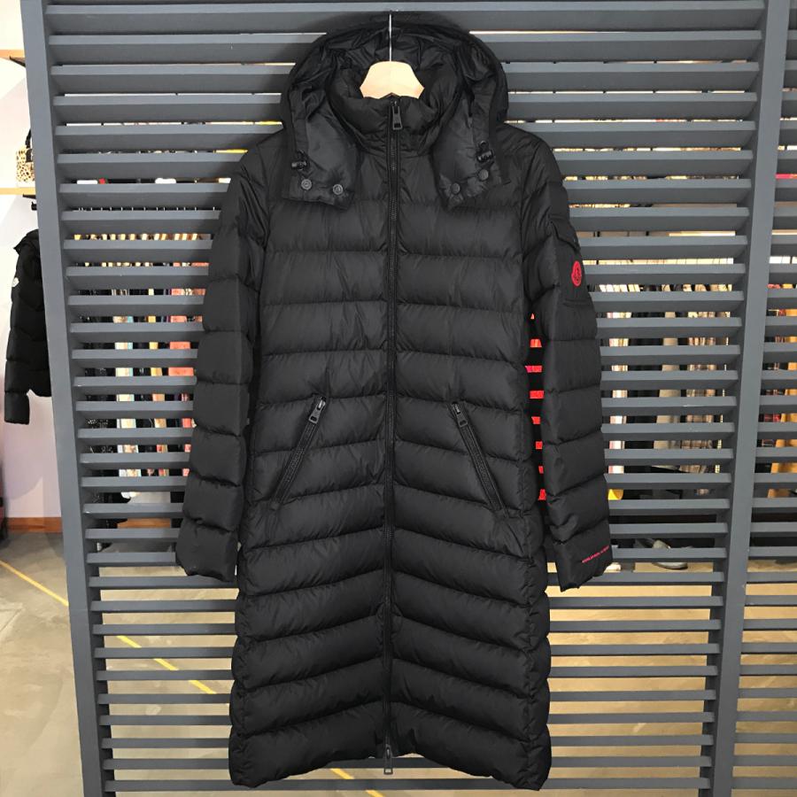 MONCLER（モンクレール） 【新品同様】モンクレール レッドロゴ