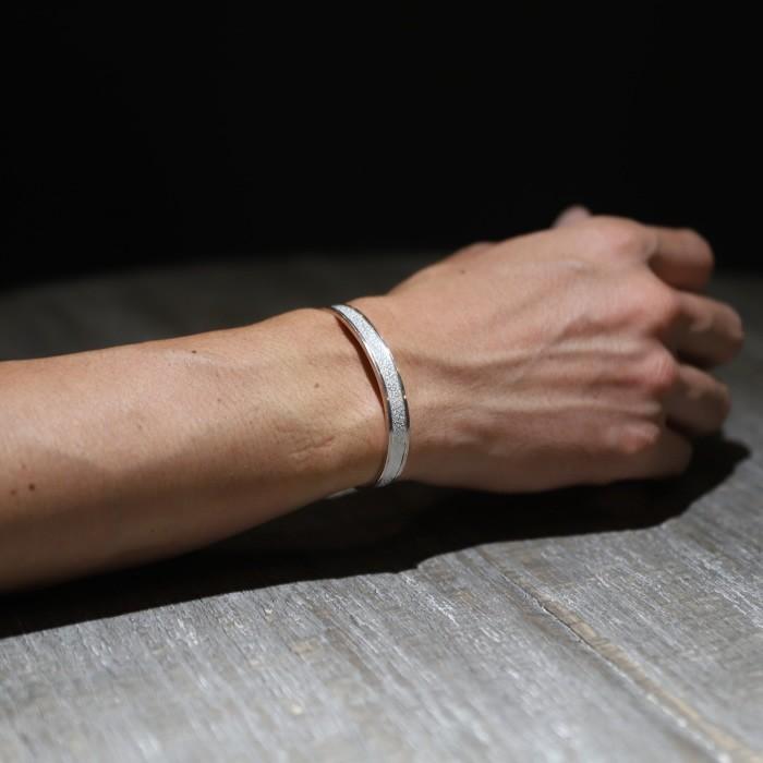 Suman Dhakhwa（スーマンダックワ） バングル モクメボーダー