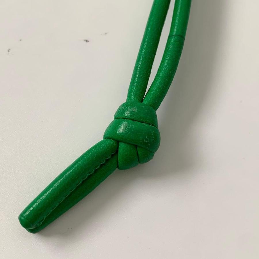 BOTTEGA VENETA ボッテガヴェネタ トライアングル キーリング ネック