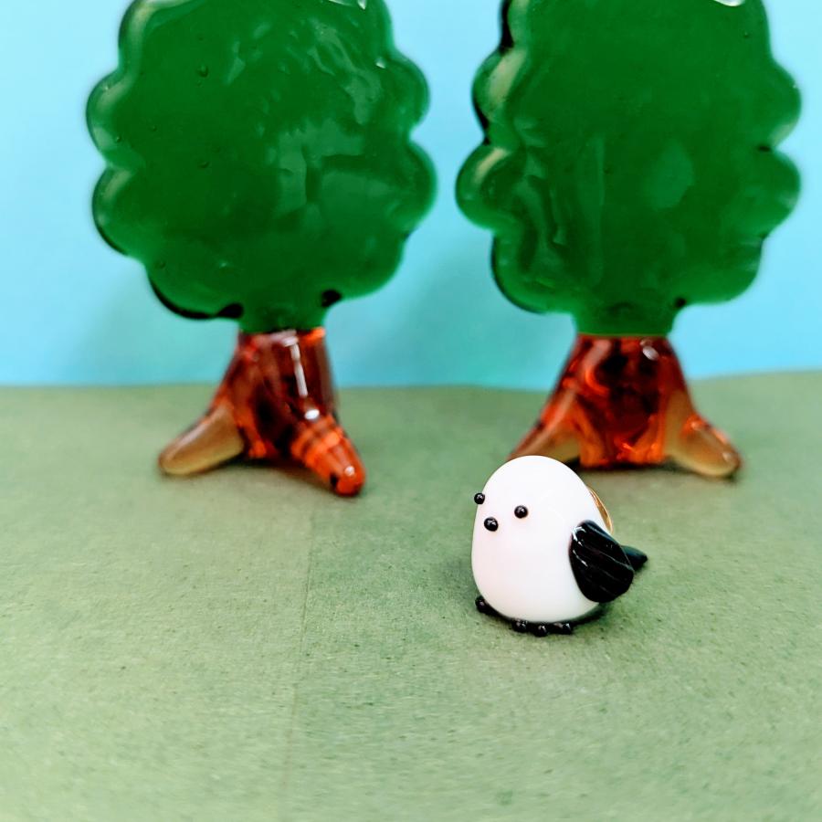 ガラス細工 シマエナガ（S) 羽の色黒 ミニチュア 置物 雑貨 動物 鳥